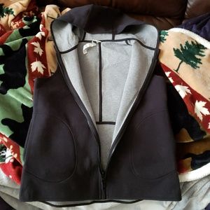 Lululemon reversible vest. Cute! 8. EUC.